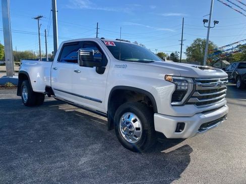 Used 2024 Chevrolet Silverado 3500 High Country w/ High Country Premium Package AWD/4WD image 7