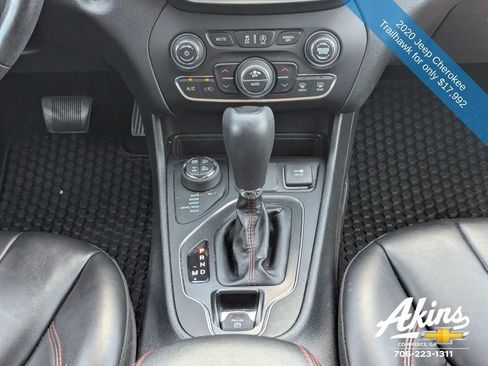 Used 2020 Jeep Cherokee Trailhawk w/ Comfort/Convenience Group AWD/4WD image 19