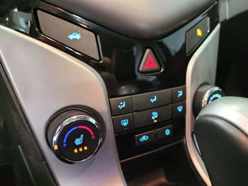 Used 2016 Chevrolet Cruze LT image 27