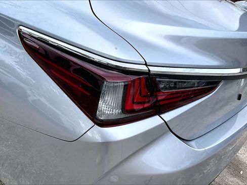 New 2025 Lexus ES 350 w/ Premium Package image 6