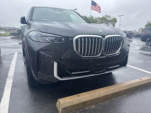 Used 2024 BMW X5 xDrive40i w/ Premium Package AWD/4WD image 2