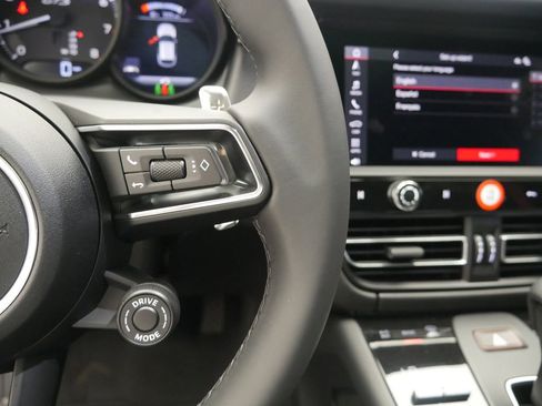 New 2026 Porsche Macan GTS AWD/4WD image 37