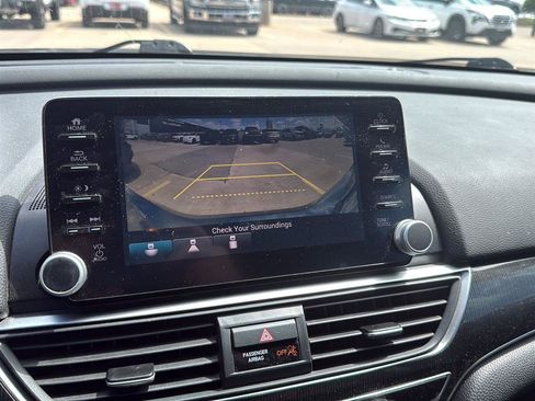 Used 2018 Honda Accord Sport image 6