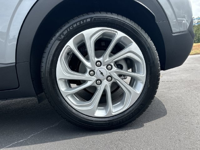 New 2027 Chevrolet Bolt LT w/ Comfort Package FWD image 19