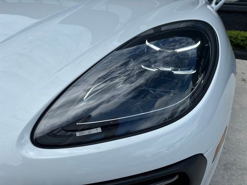 Certified 2023 Porsche Macan S AWD/4WD image 13