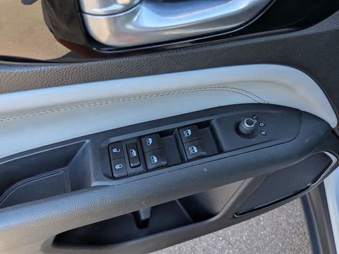 Used 2024 Jeep Compass Limited image 13