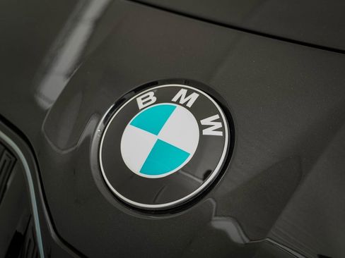 New 2026 BMW 740i xDrive w/ Executive Package image 3