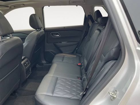 Used 2021 Nissan Rogue Platinum AWD/4WD image 13