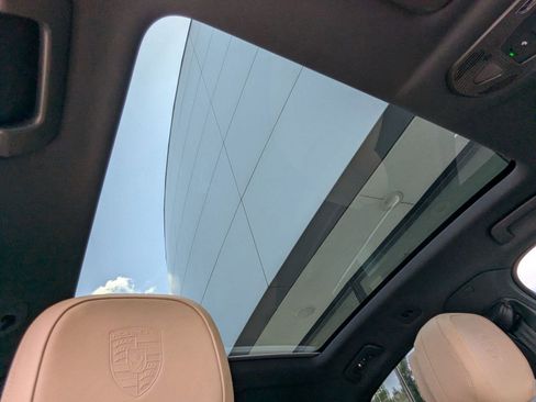 Certified 2025 Porsche Cayenne Coupe image 26