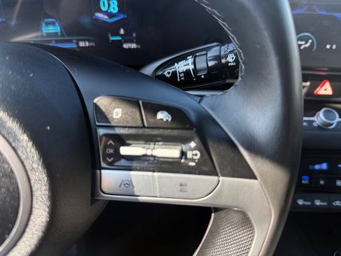 Used 2025 Hyundai Elantra SEL FWD image 33