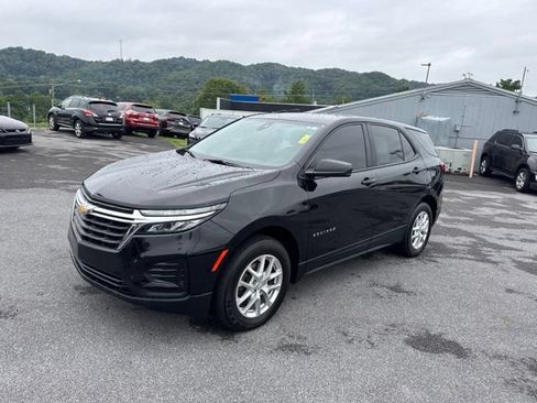 Used 2023 Chevrolet Equinox LS AWD/4WD image 4
