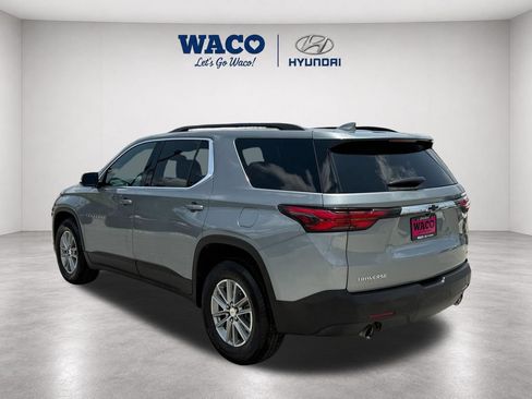 Used 2023 Chevrolet Traverse LT FWD image 4