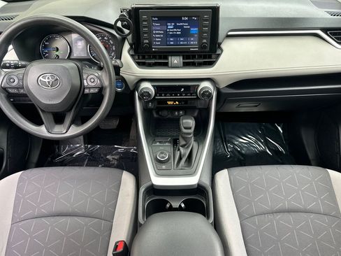Used 2021 Toyota RAV4 XLE w/ Convenience Package image 16