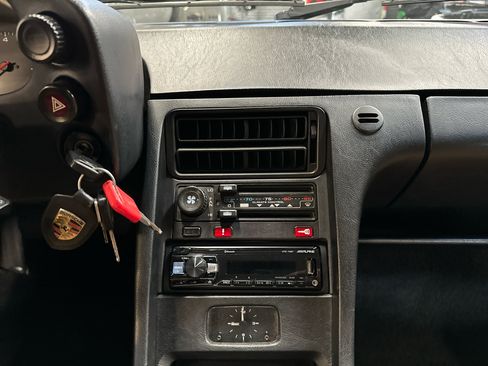 Used 1988 Porsche 928 S4 image 20