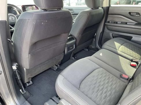 Certified 2024 Nissan Pathfinder SV FWD image 18