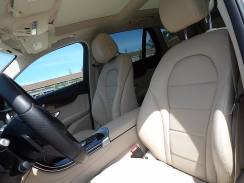 Used 2018 Mercedes-Benz GLC 300 GLC300 4MATIC image 12