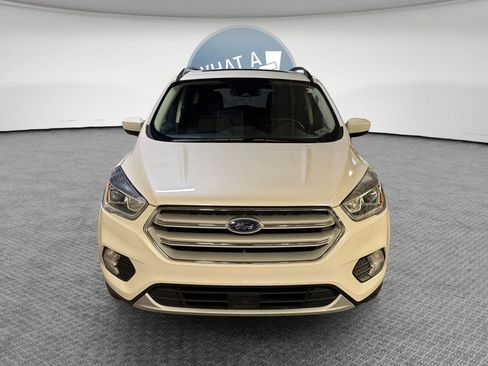 Used 2019 Ford Escape SEL image 9