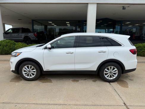 Used 2020 Kia Sorento LX AWD/4WD image 9