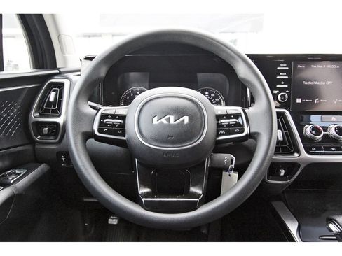 Used 2022 Kia Sorento LX FWD image 15