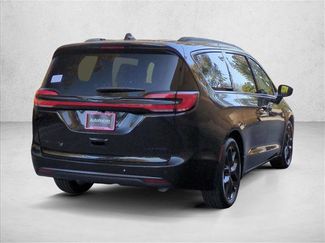 New 2026 Chrysler Pacifica Limited video 2
