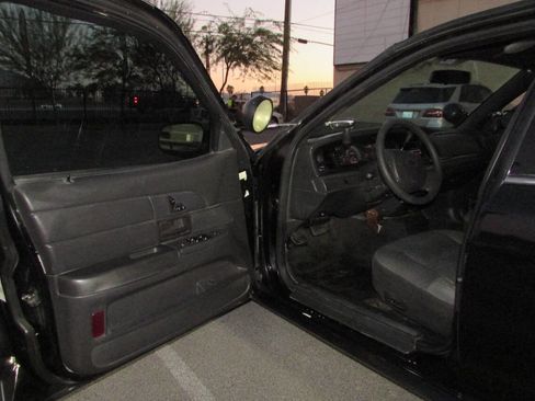 Used 2005 Ford Crown Victoria Police Interceptor image 18
