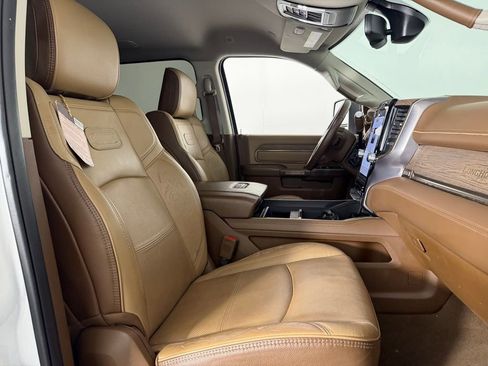 Used 2024 RAM 2500 Limited w/ Towing Technology Group image 33