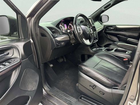 Used 2019 Dodge Grand Caravan GT FWD image 13