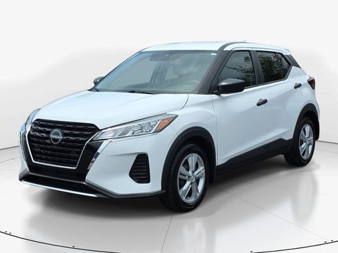Used 2022 Nissan Kicks S w/ Interior Electronics Package FWD image 8