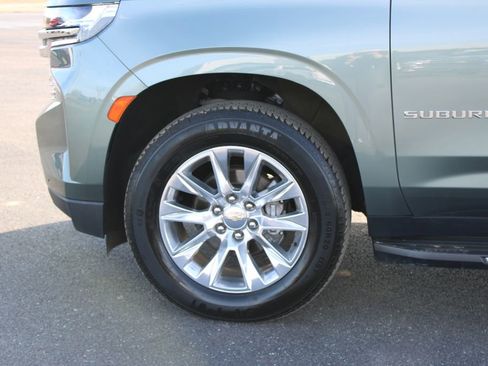 Used 2023 Chevrolet Suburban Premier image 19