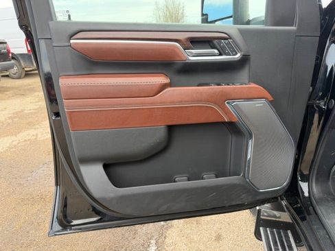 Used 2024 GMC Sierra 3500 Denali Ultimate AWD/4WD image 16