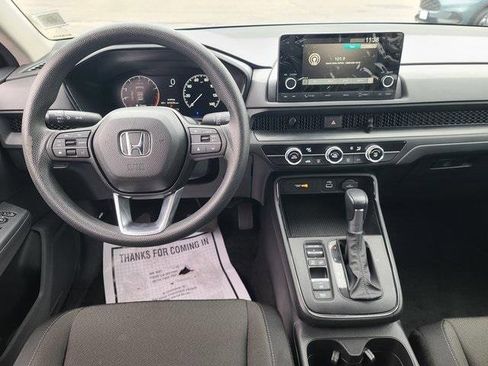 Used 2025 Honda CR-V LX image 14