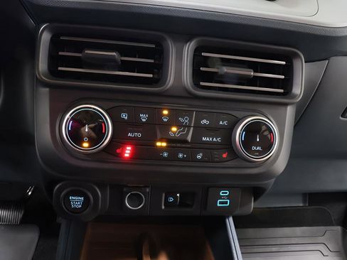 Used 2024 Ford Maverick Lariat w/ 4K Tow Package image 10