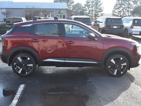 Used 2025 Nissan Kicks SR image 4