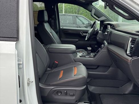 Used 2024 GMC Sierra 1500 AT4 w/ AT4 Preferred Package AWD/4WD image 10