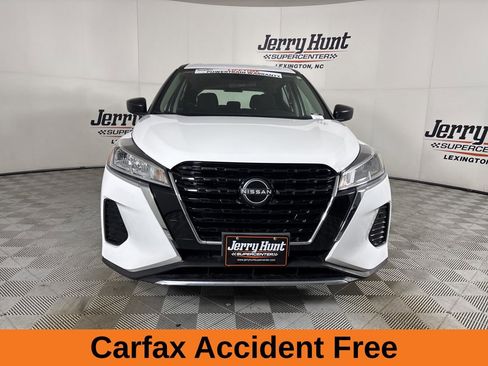 Used 2022 Nissan Kicks S image 3