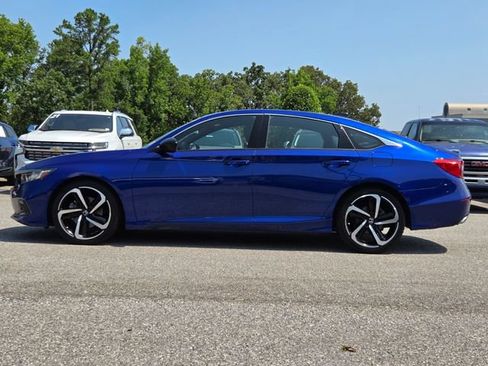 Used 2022 Honda Accord Sport image 2