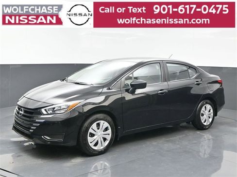 Used 2025 Nissan Versa S w/ Trunk Package image 2