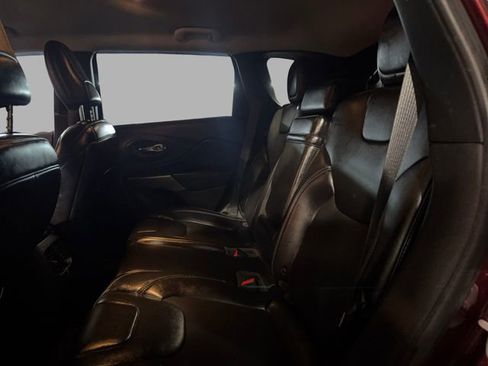 Used 2019 Jeep Cherokee Latitude Plus w/ Cold Weather Group image 22