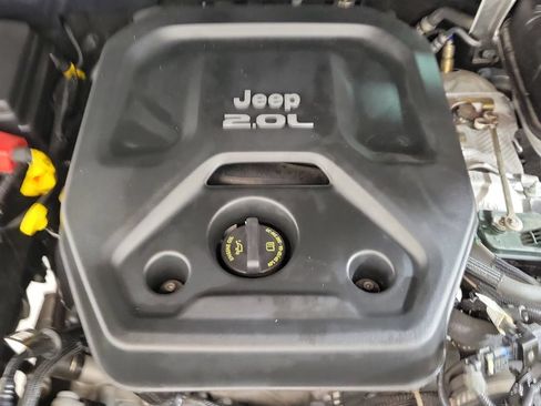 Used 2021 Jeep Wrangler Unlimited Sahara AWD/4WD image 10
