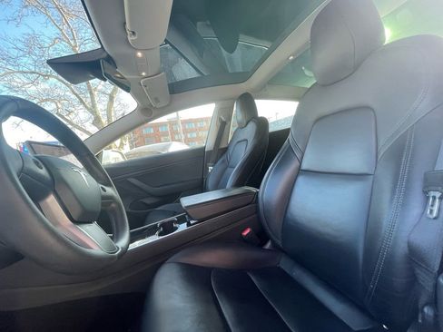 Used 2019 Tesla Model 3 image 13