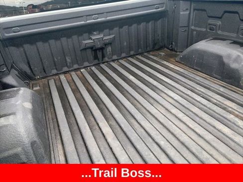 Used 2022 Chevrolet Silverado 1500 Custom Trail Boss w/ LPO, Dark Essentials Package image 7