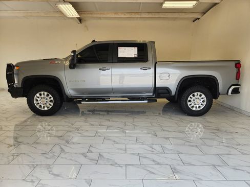 Used 2024 Chevrolet Silverado 3500 LT w/ Convenience Package AWD/4WD image 4