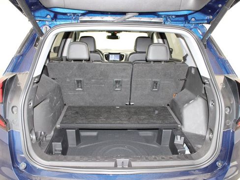 Used 2022 GMC Terrain SLT w/ Tech Package image 13