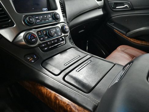 Used 2019 Chevrolet Tahoe Premier w/ Premier Plus Edition AWD/4WD image 23