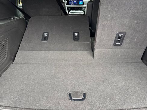 Used 2025 Chevrolet Tahoe Premier image 23