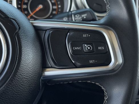 Used 2023 Jeep Gladiator Overland image 17