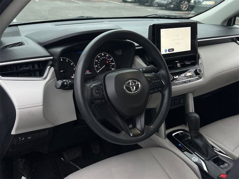 Used 2023 Toyota Corolla Cross L image 18