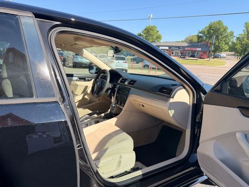 Used 2013 Volkswagen Passat 2.5 S FWD image 29
