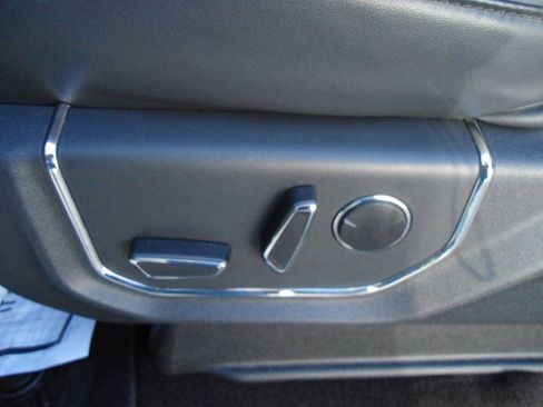 Used 2022 Ford Expedition Max Platinum image 11