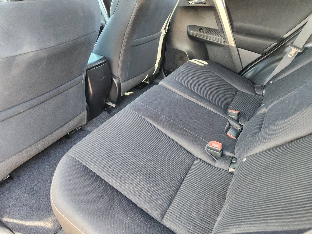 Used 2015 Toyota RAV4 XLE FWD image 25